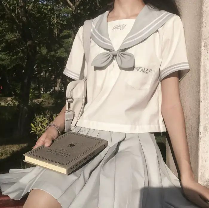 港口的日本姑娘
